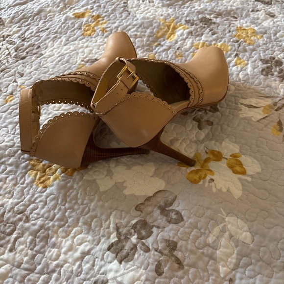 Women’s Michael Kors Tan Jessie Peep Toes Bootie Heels Shoes 8.5 - Picture 6 of 7